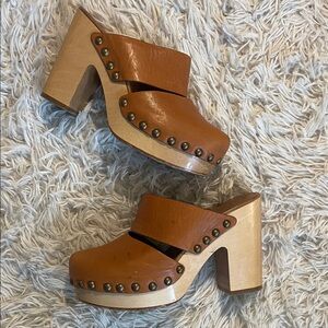 UGG Collection Cognac Tan Leather Clogs with Wooden Platform - EUC! 8M